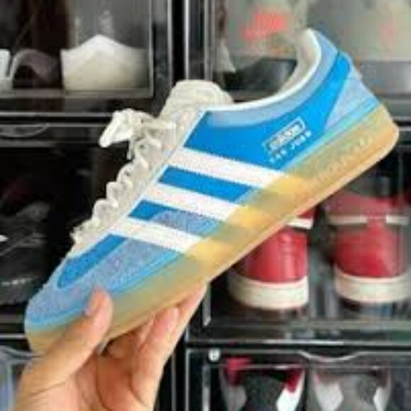 Adidas women's  Blue and White Sneakers - Picture 6 of 8